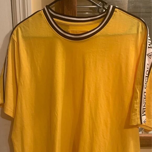 Guess Summer Shirt - Picture 1 of 4